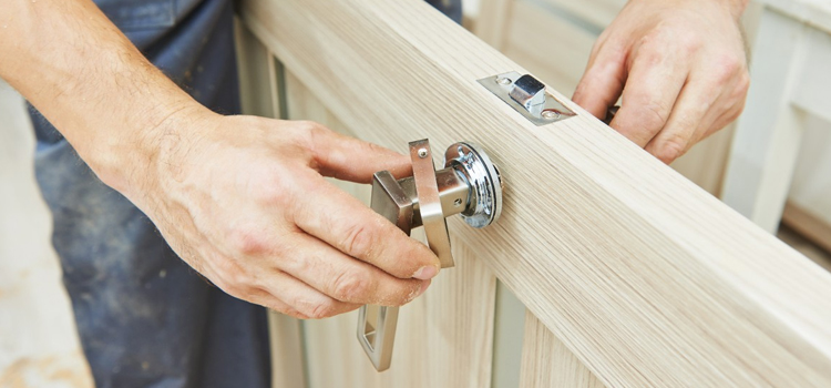 interior door repair Mentone