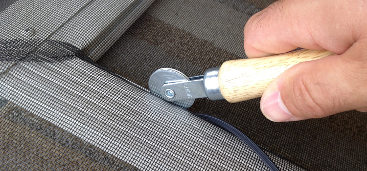 metal screen door repair in Mentone